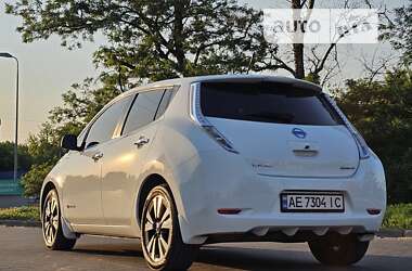 Хэтчбек Nissan Leaf 2013 в Днепре