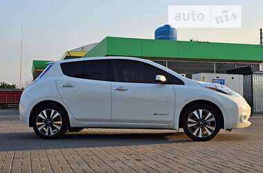 Хэтчбек Nissan Leaf 2013 в Днепре