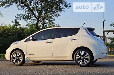 Хэтчбек Nissan Leaf 2013 в Днепре