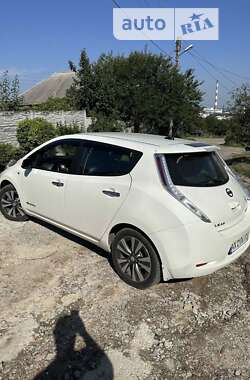 Хетчбек Nissan Leaf 2015 в Харкові