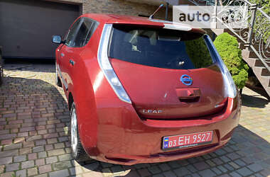 Хетчбек Nissan Leaf 2012 в Чернівцях