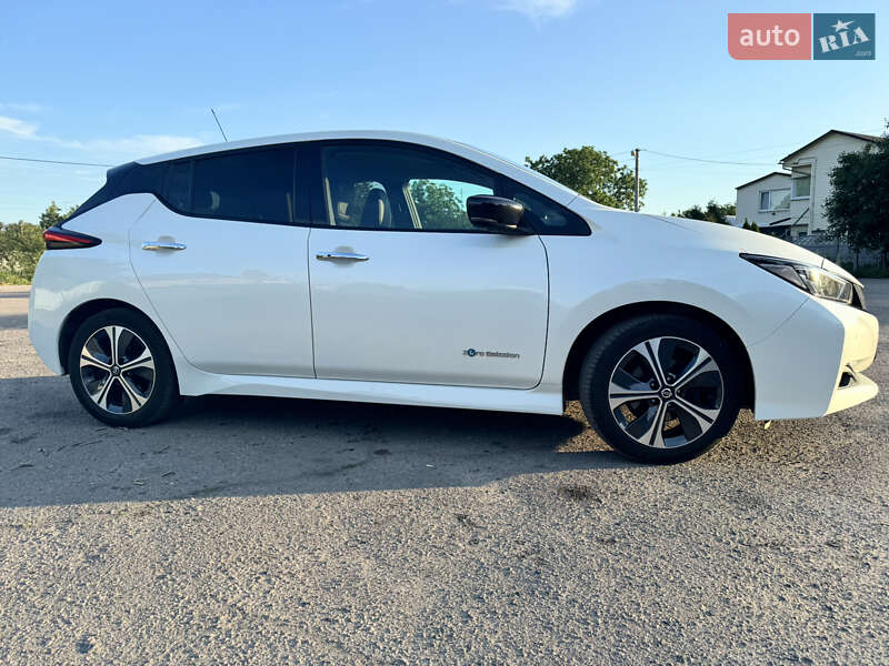 Хетчбек Nissan Leaf 2018 в Павлограді