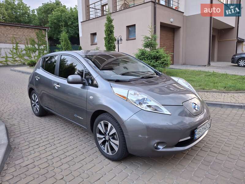 Хэтчбек Nissan Leaf 2014 в 