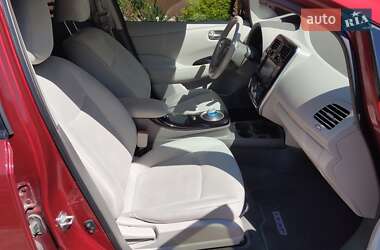 Хэтчбек Nissan Leaf 2013 в 