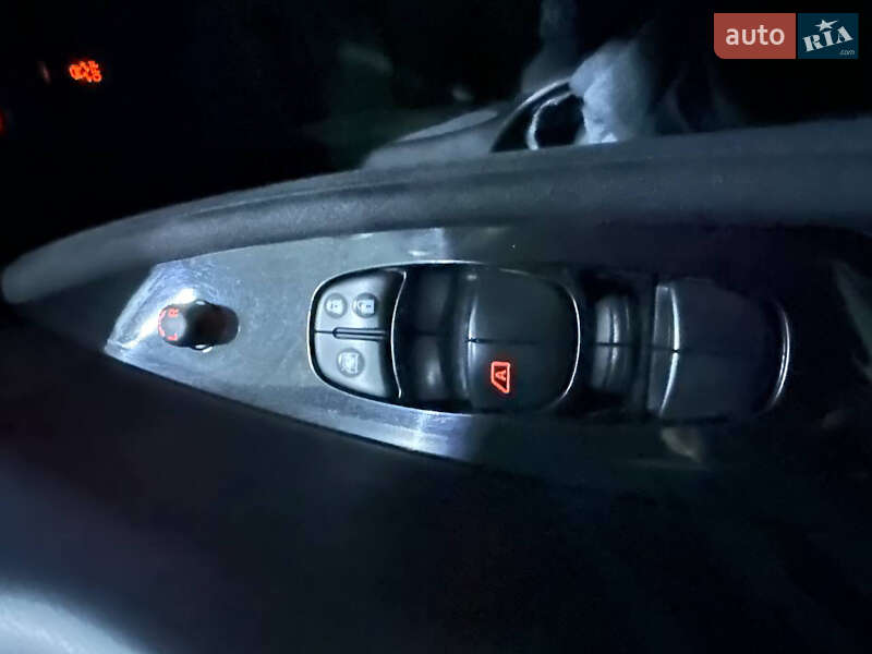 Хэтчбек Nissan Leaf 2014 в Хмельницком фото 17 Хэтчбек Nissan Leaf 2014 в Хмельницком