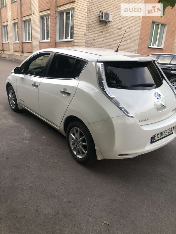 Хетчбек Nissan Leaf 2016 в Хмельницькому