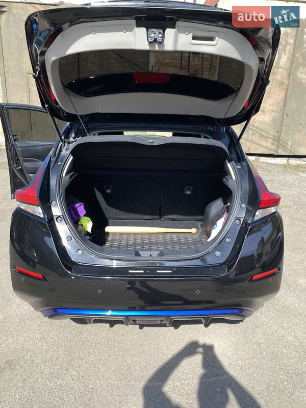 Хетчбек Nissan Leaf 2018 в Києві