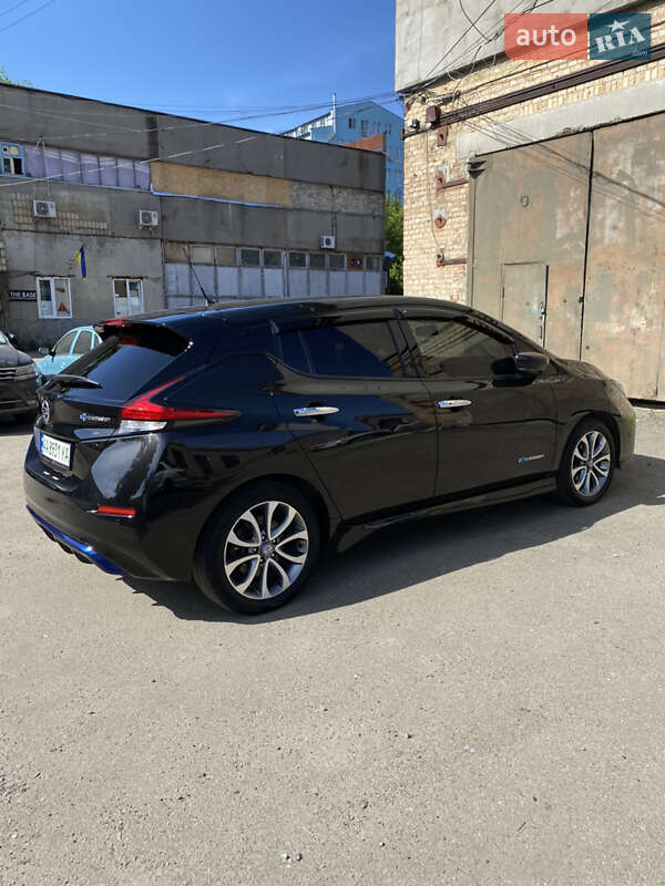 Хетчбек Nissan Leaf 2018 в Києві