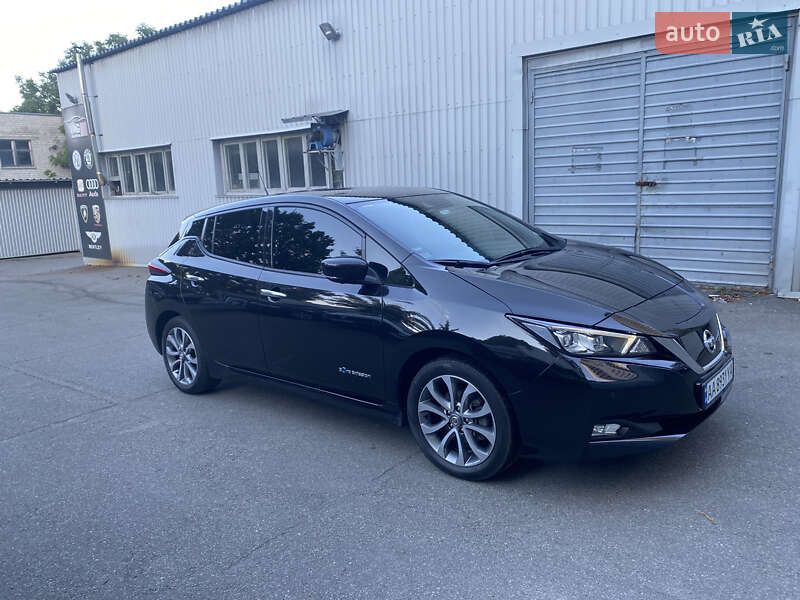 Хетчбек Nissan Leaf 2018 в Києві