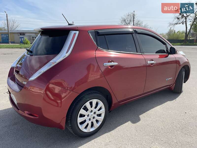 Хэтчбек Nissan Leaf 2014 в Полтаве