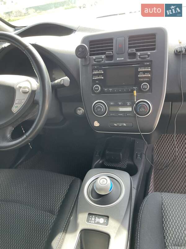 Хэтчбек Nissan Leaf 2014 в Полтаве