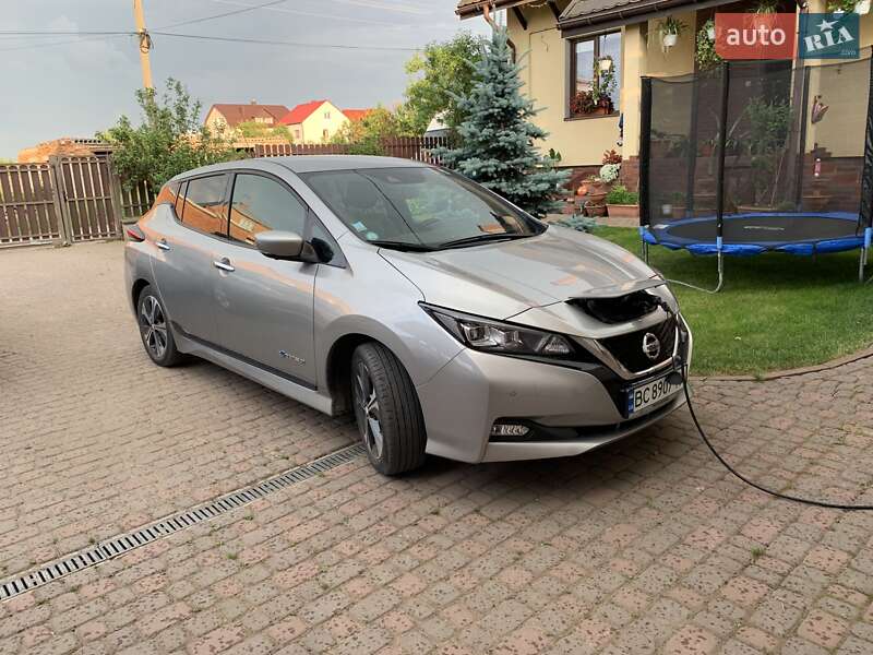 Хэтчбек Nissan Leaf 2019 в Львове