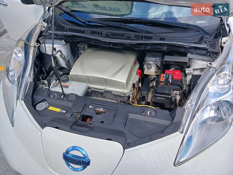 Хетчбек Nissan Leaf 2016 в Львові