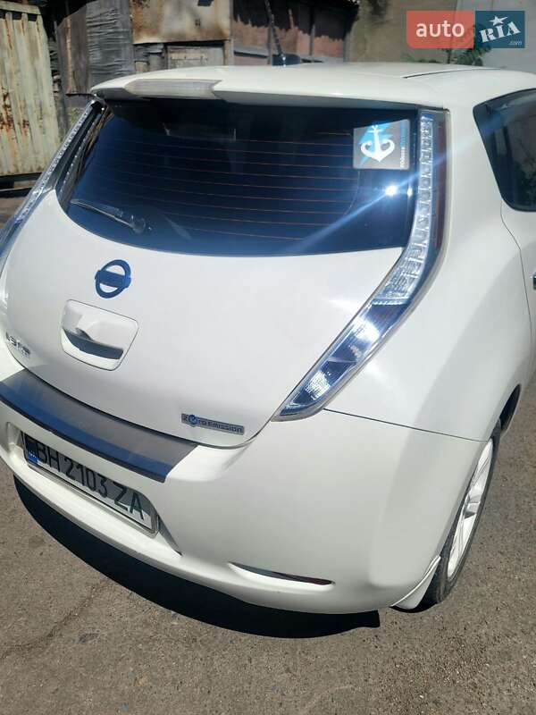 Хетчбек Nissan Leaf 2015 в Одесі