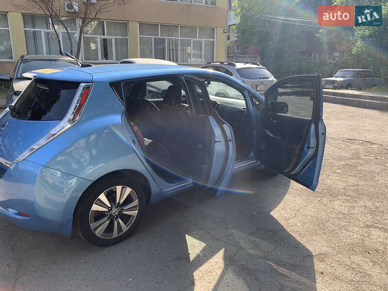 Хэтчбек Nissan Leaf 2013 в Одессе