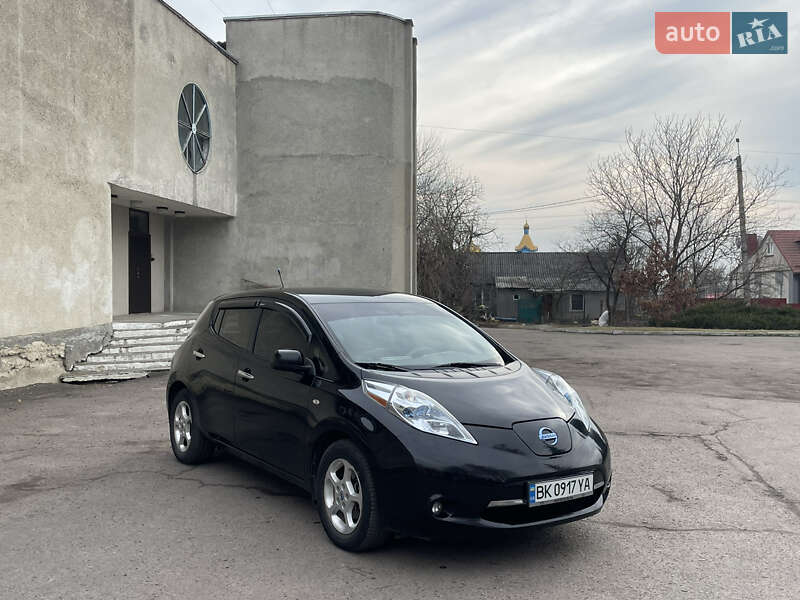 Хетчбек Nissan Leaf 2011 в Рівному