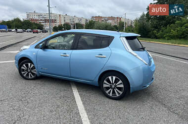 Хэтчбек Nissan Leaf 2016 в Черновцах