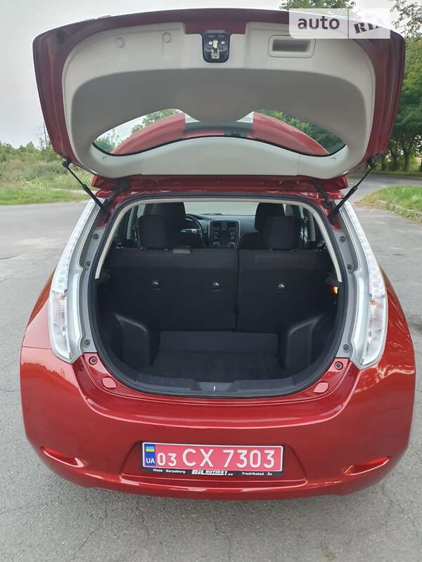 Хэтчбек Nissan Leaf 2015 в Днепре