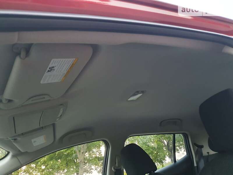 Хэтчбек Nissan Leaf 2015 в Днепре