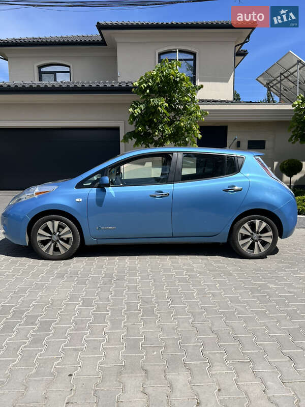 Хэтчбек Nissan Leaf 2013 в Одессе