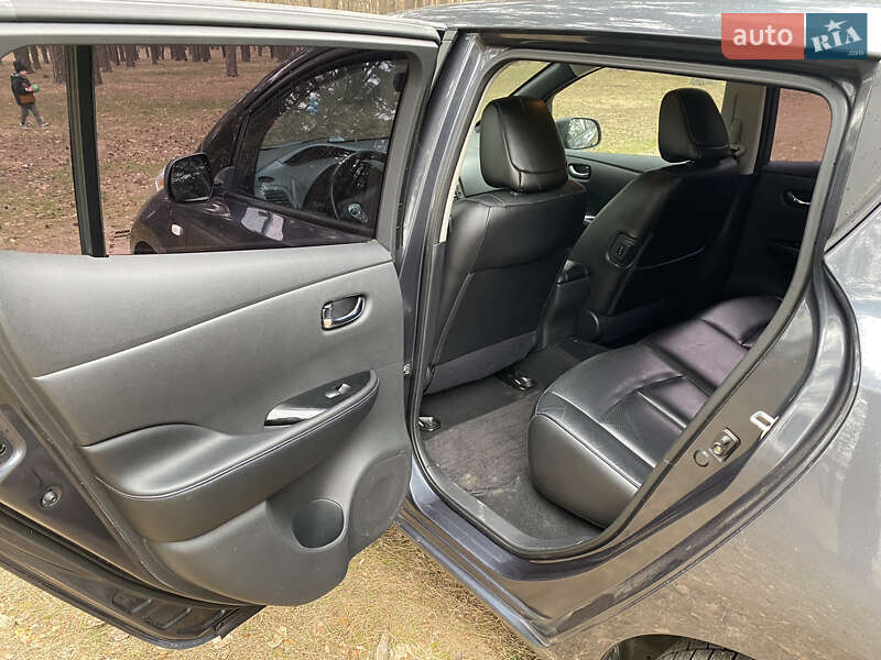 Хетчбек Nissan Leaf 2013 в Чернігові