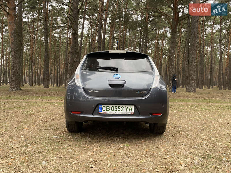Хетчбек Nissan Leaf 2013 в Чернігові