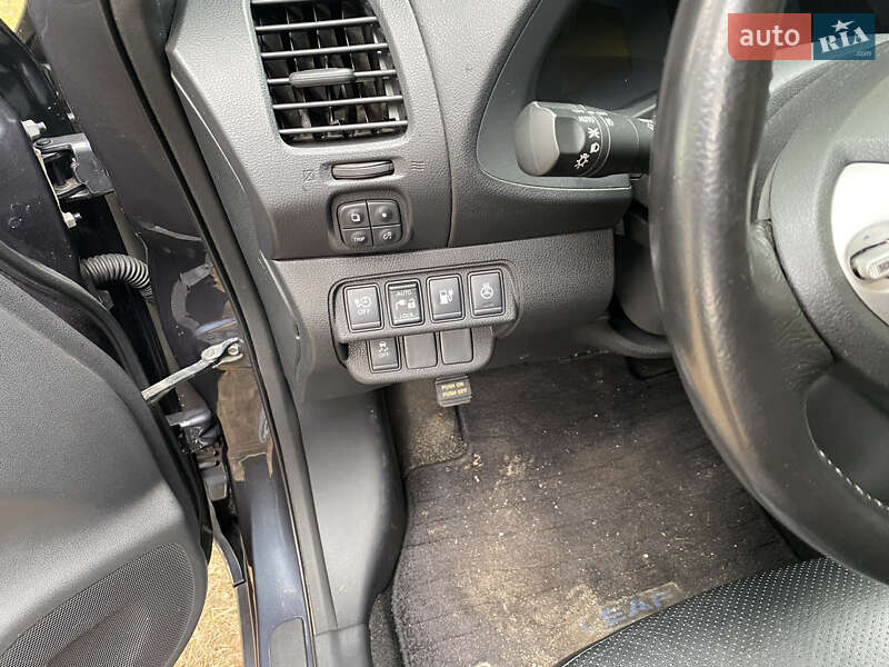 Хетчбек Nissan Leaf 2013 в Чернігові