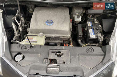 Хетчбек Nissan Leaf 2013 в Чернігові