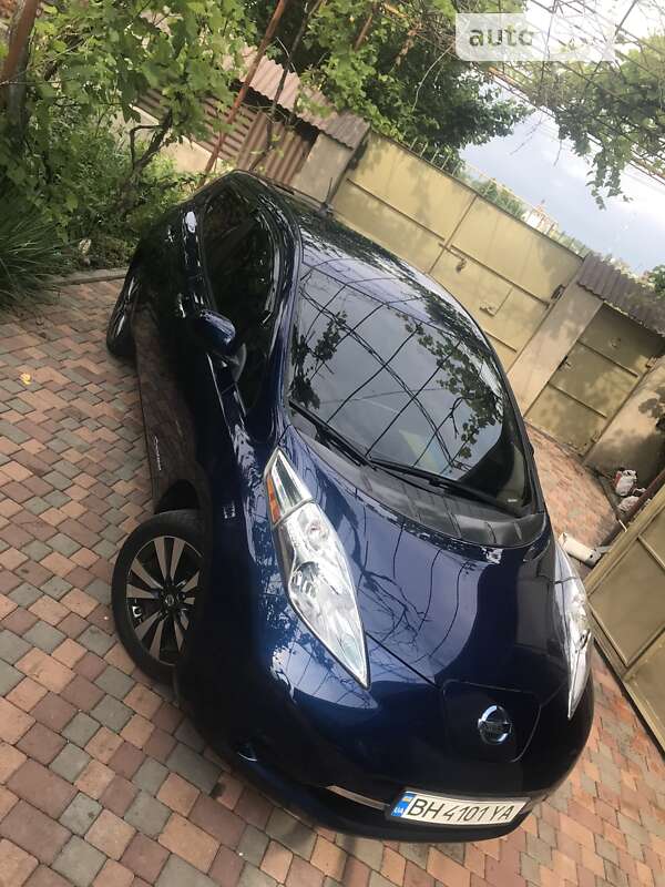 Хэтчбек Nissan Leaf 2016 в Одессе