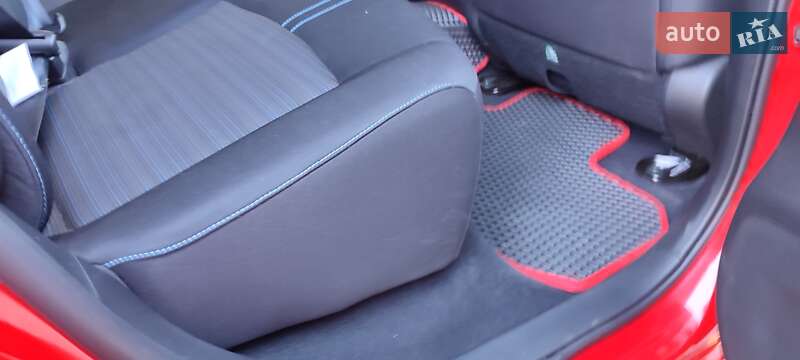 Хетчбек Nissan Leaf 2018 в Долині