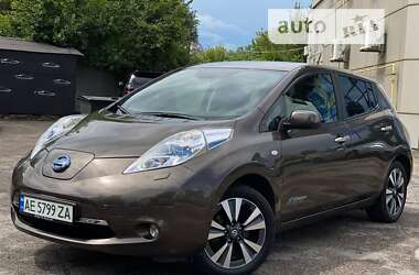 Хэтчбек Nissan Leaf 2016 в Днепре