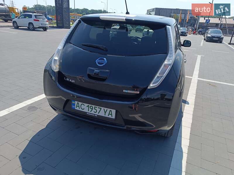 Хэтчбек Nissan Leaf 2015 в Луцке