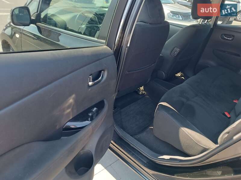 Хэтчбек Nissan Leaf 2015 в Луцке