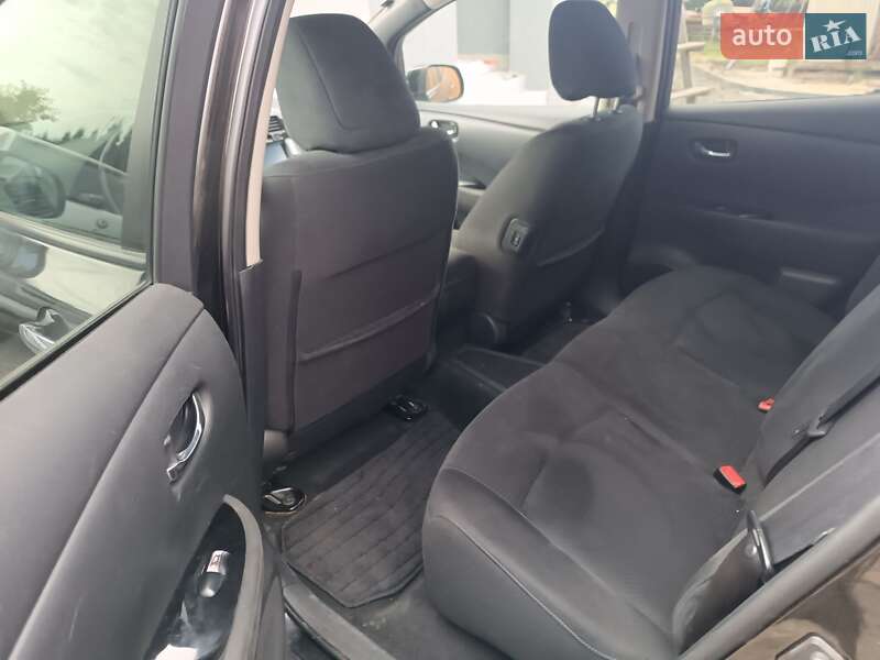 Хэтчбек Nissan Leaf 2015 в Луцке