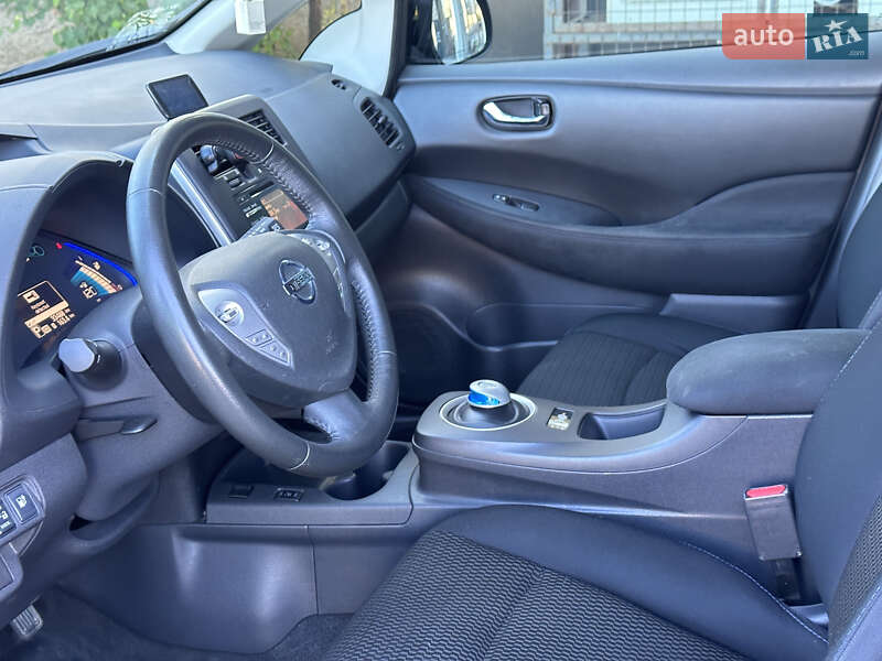 Хэтчбек Nissan Leaf 2015 в Одессе