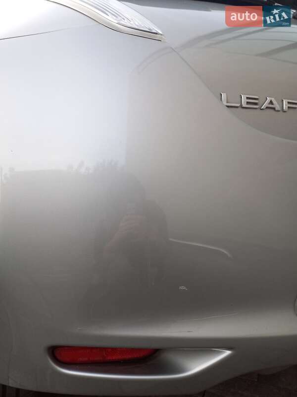 Хэтчбек Nissan Leaf 2015 в Киеве