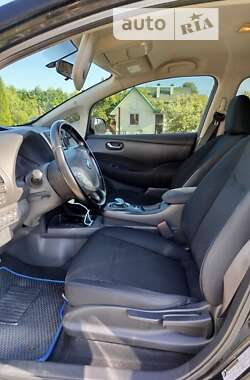 Хэтчбек Nissan Leaf 2015 в 