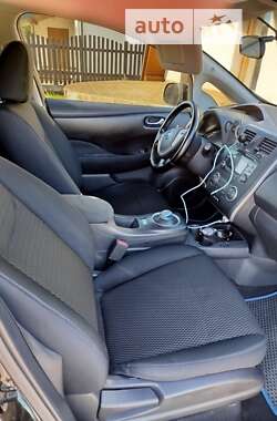 Хэтчбек Nissan Leaf 2015 в 