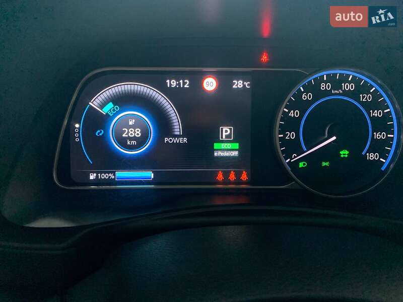 Хэтчбек Nissan Leaf 2019 в Львове