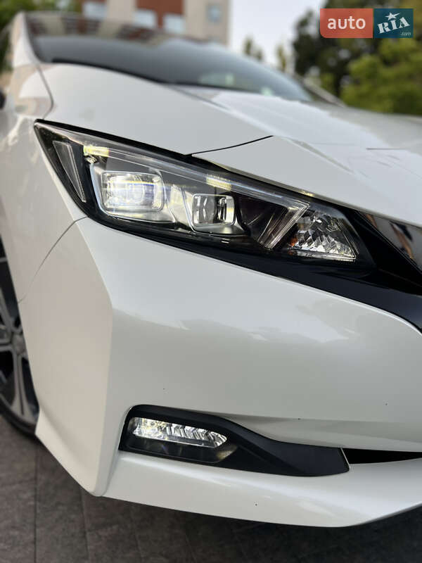 Хэтчбек Nissan Leaf 2017 в Одессе