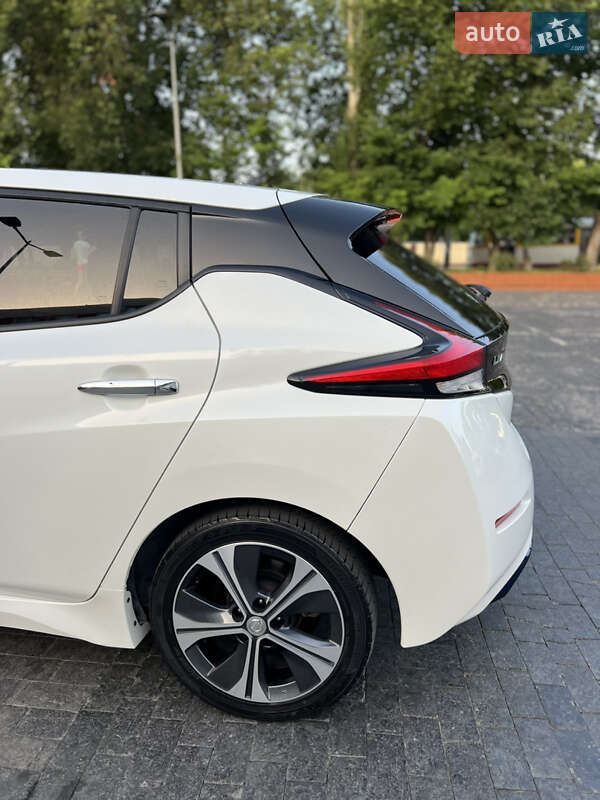 Хэтчбек Nissan Leaf 2017 в Одессе
