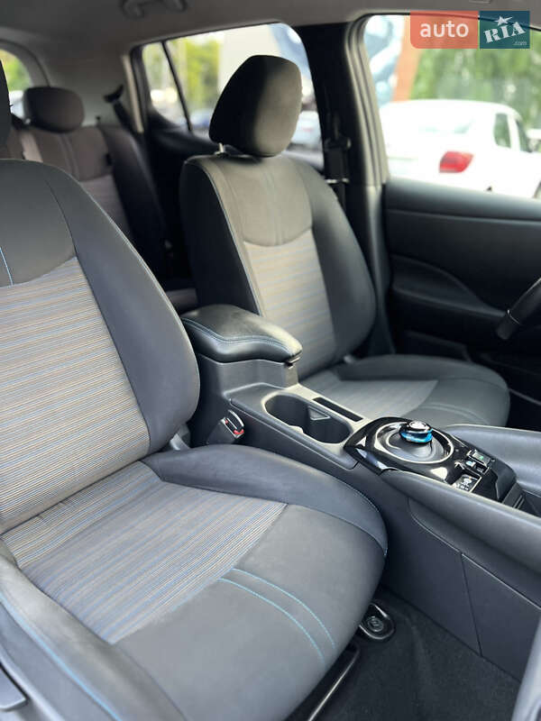 Хэтчбек Nissan Leaf 2017 в Одессе