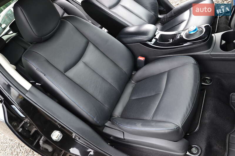 Хэтчбек Nissan Leaf 2014 в Луцке
