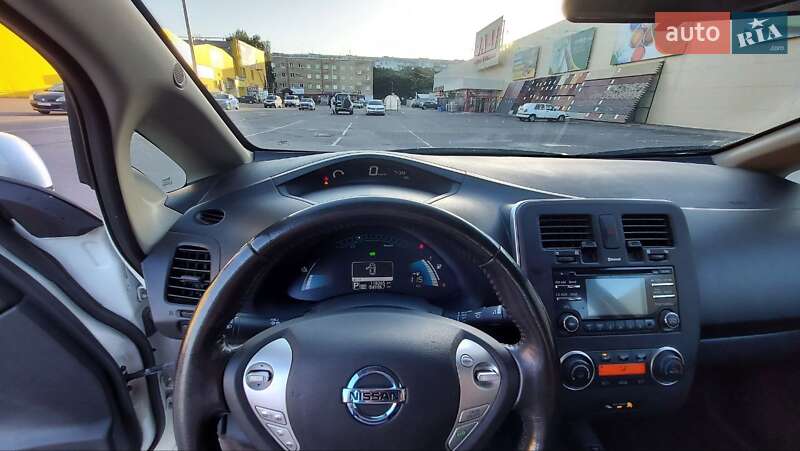 Хэтчбек Nissan Leaf 2015 в Житомире
