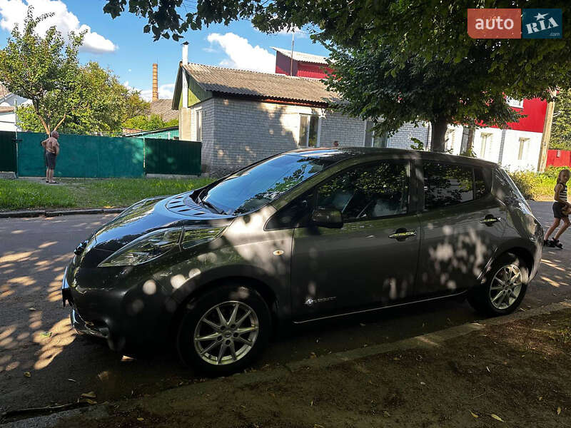 Хэтчбек Nissan Leaf 2013 в Житомире