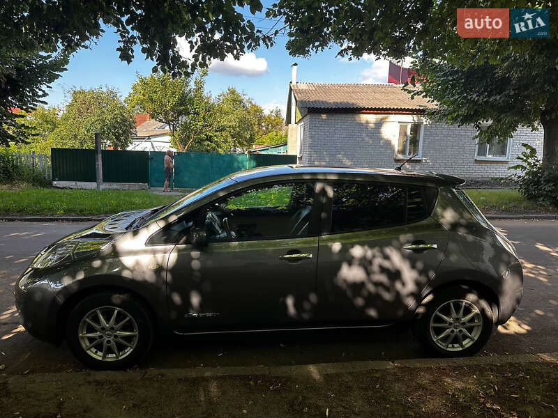 Хэтчбек Nissan Leaf 2013 в Житомире