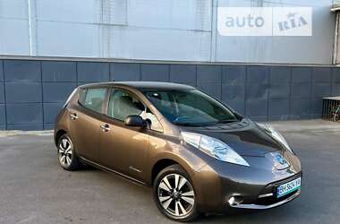 Хетчбек Nissan Leaf 2015 в Одесі