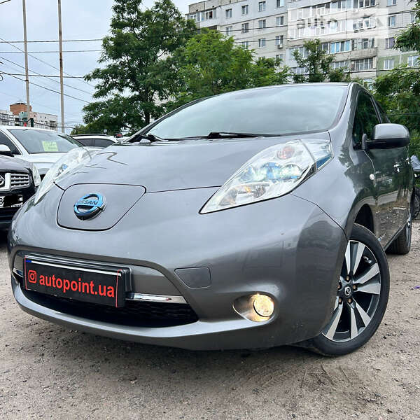 Хетчбек Nissan Leaf 2015 в Сумах