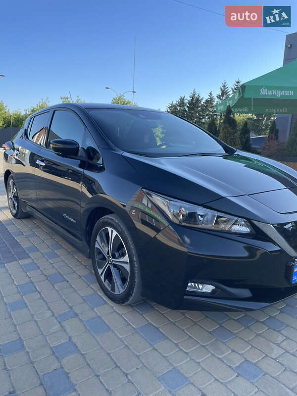 Хэтчбек Nissan Leaf 2018 в Волочиске
