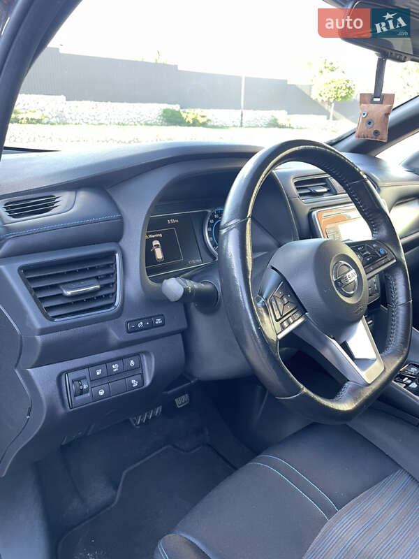 Хэтчбек Nissan Leaf 2018 в Волочиске